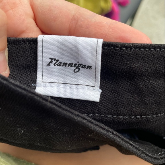 NWT Frank & Eileen Flannigan Flare Leg Jeans, In Black Size 24 - Picture 6 of 7